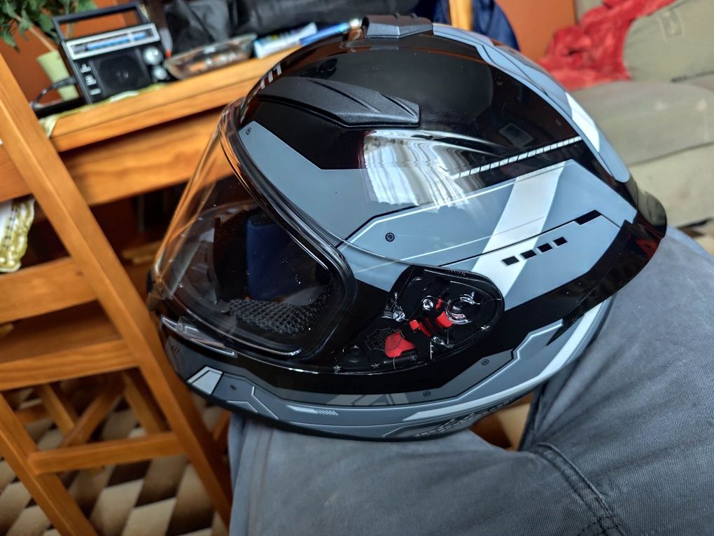 Capacete fechado novo