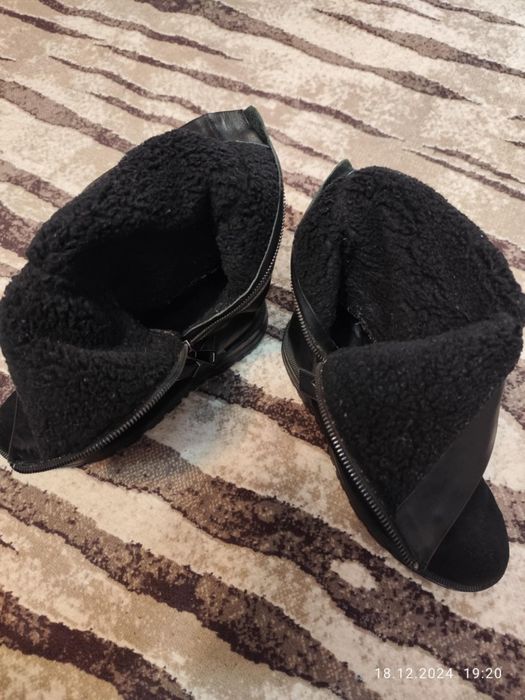 Зимові чобітки 39 розмір.