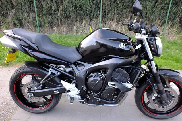 Yamaha fz6 2009 cb600 s2 z750