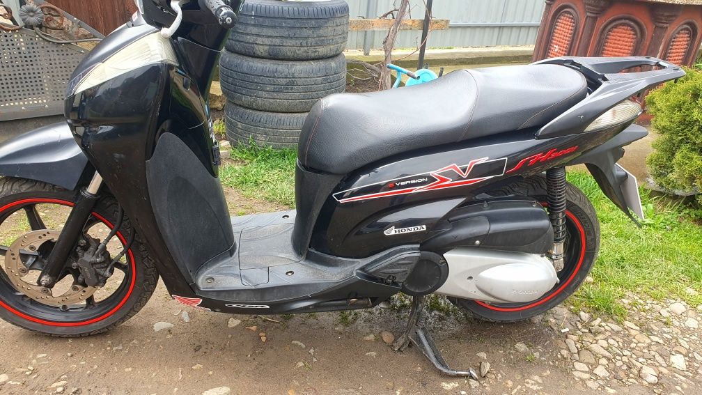 Продам Хонда SH 300i sport