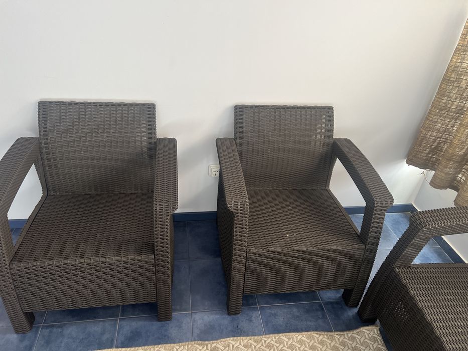 Mobiliario do jardim completo