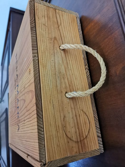 Mesa desmontável de degustação