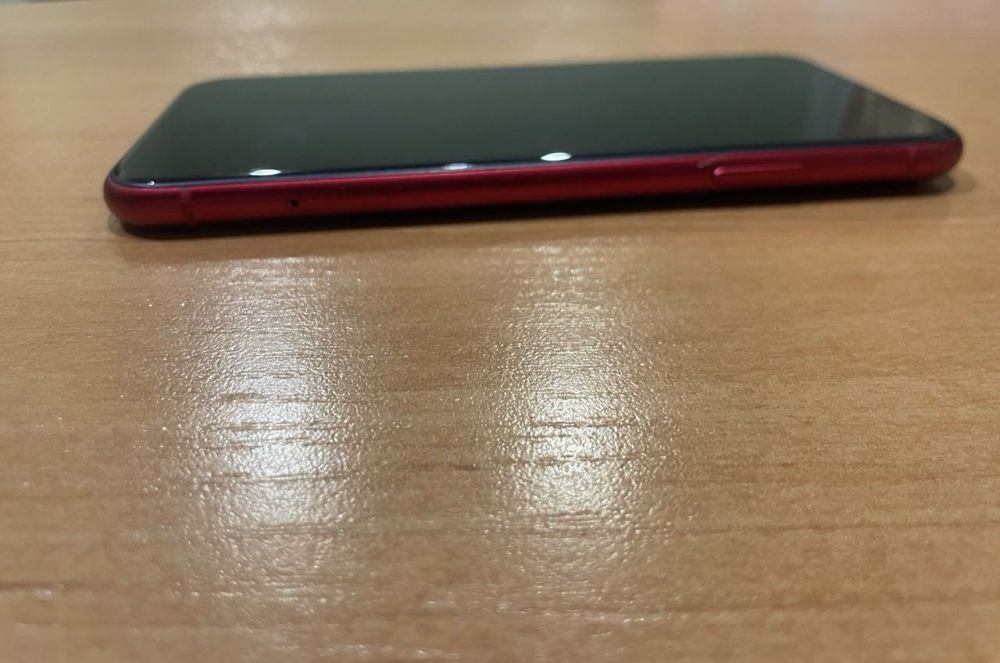 Neverlock Iphone 11 , 64gb,red