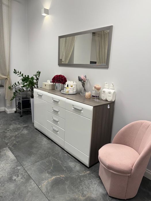 Gabinet na wynajem w centrum / stylistka rzęs / linergistka/ masażysta