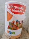 Brinquedo de madeira