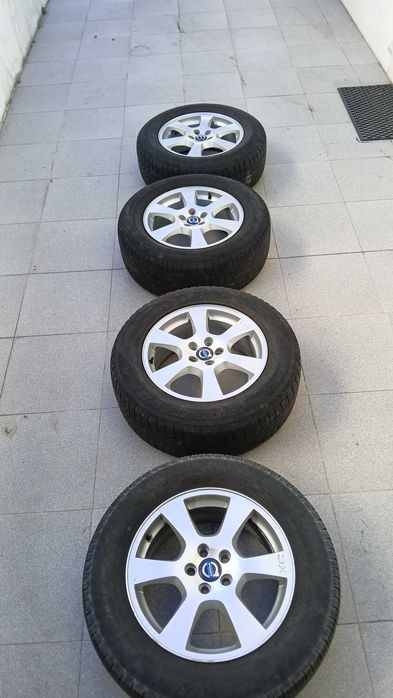 Jantes originais volvo xc 60 dezembro 2010 com pneus e tampa central