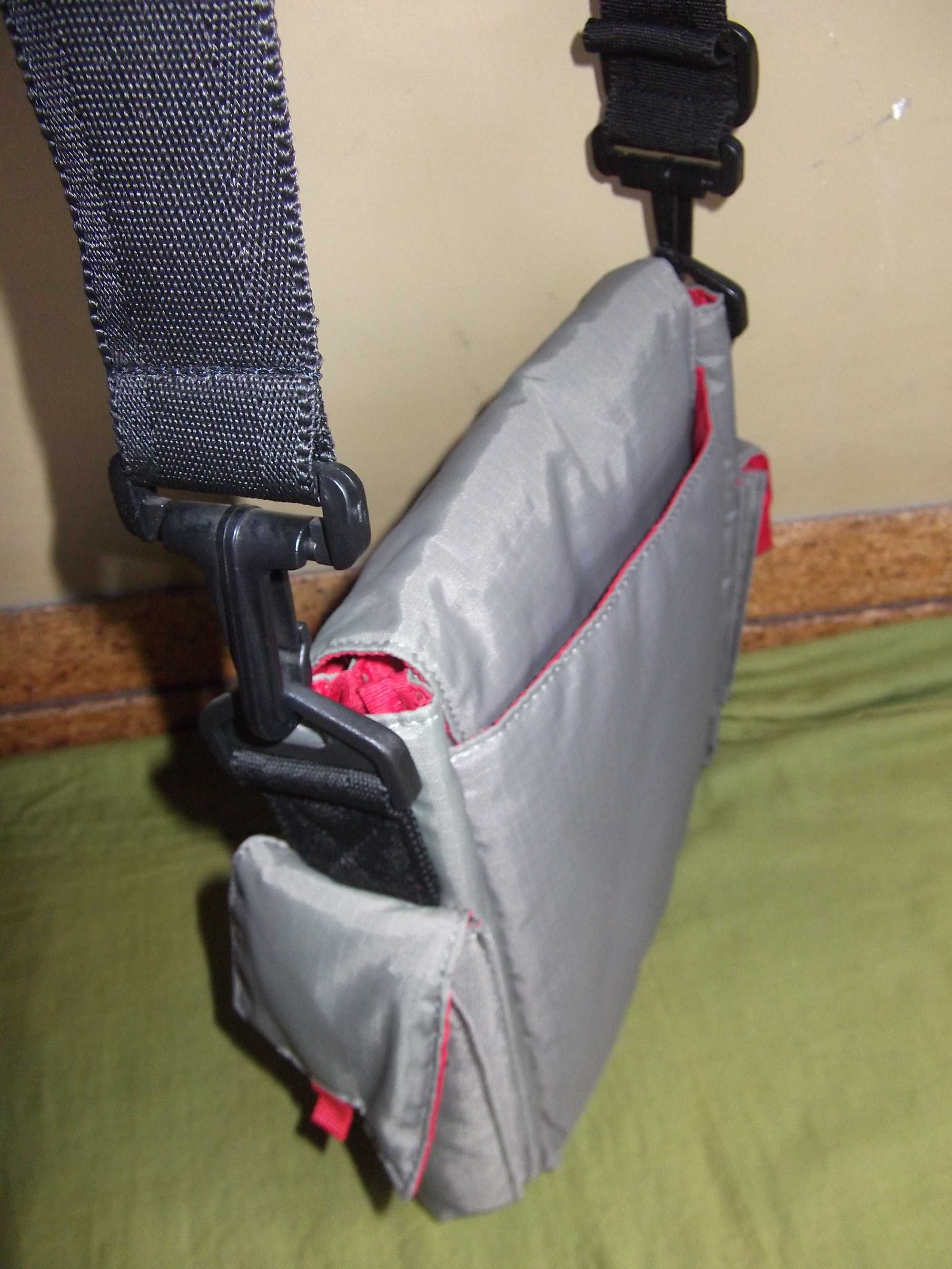 Bolsa pequena impermeável cinza /Gray waterproof small bag - PULL&BEAR