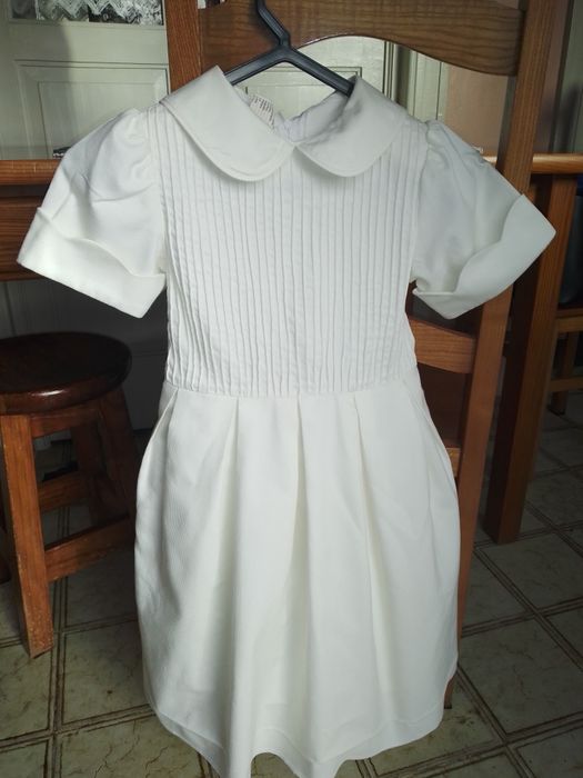 Vestido de cerimonia para menina.