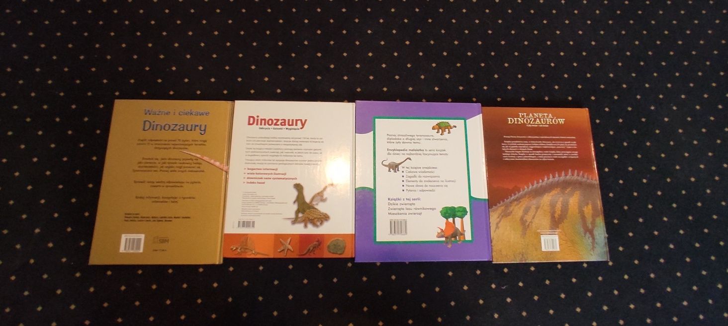 Zestaw książek o dinozaurach