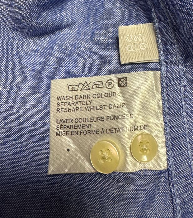 Льняная рубашка Uniqlo .