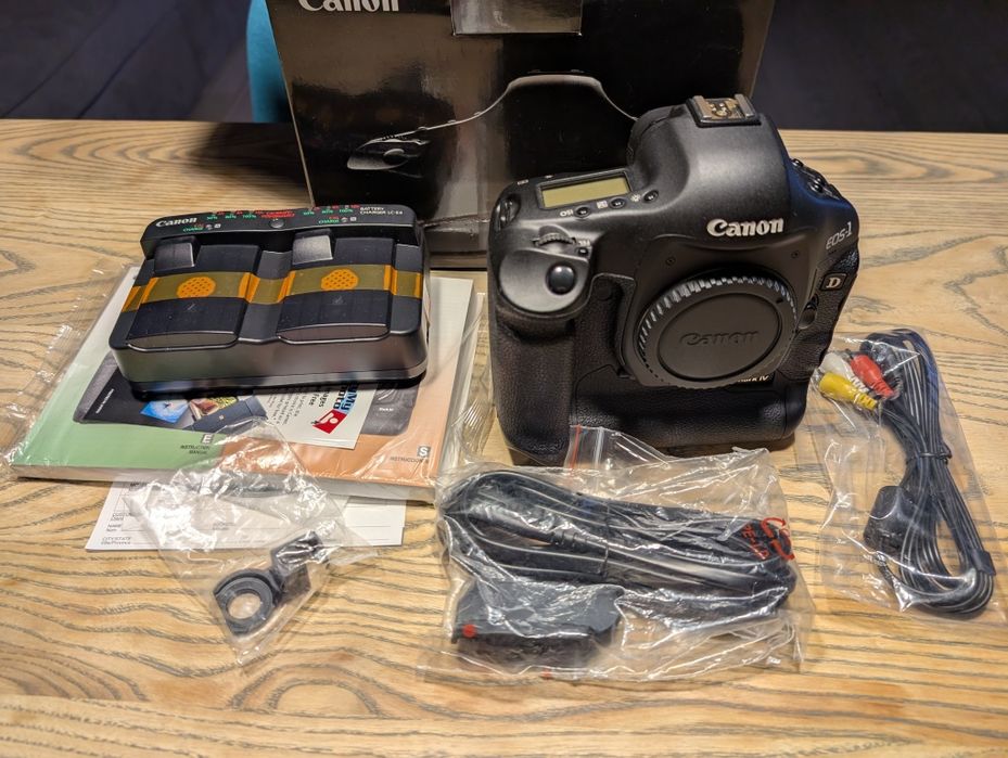 Камера Canon EOS 1D Mark IV