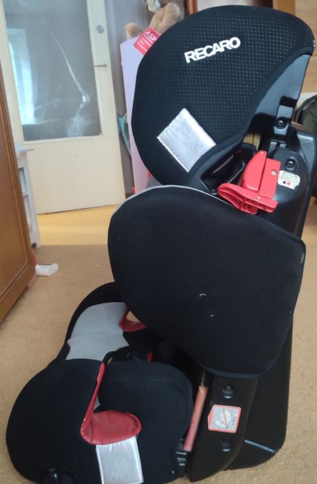 Автокрісло дитяче Recaro Young  9-36 кг