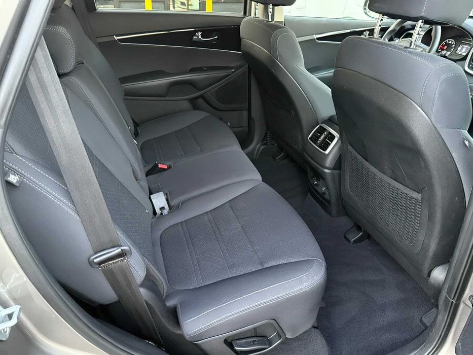 Kia Sorento LX      2018
