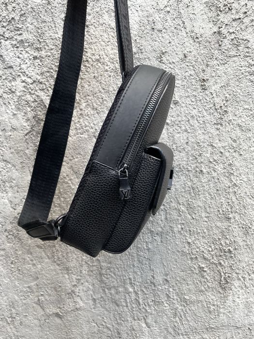 Мужская Сумка-слинг черная Louis Vuitton Pilot