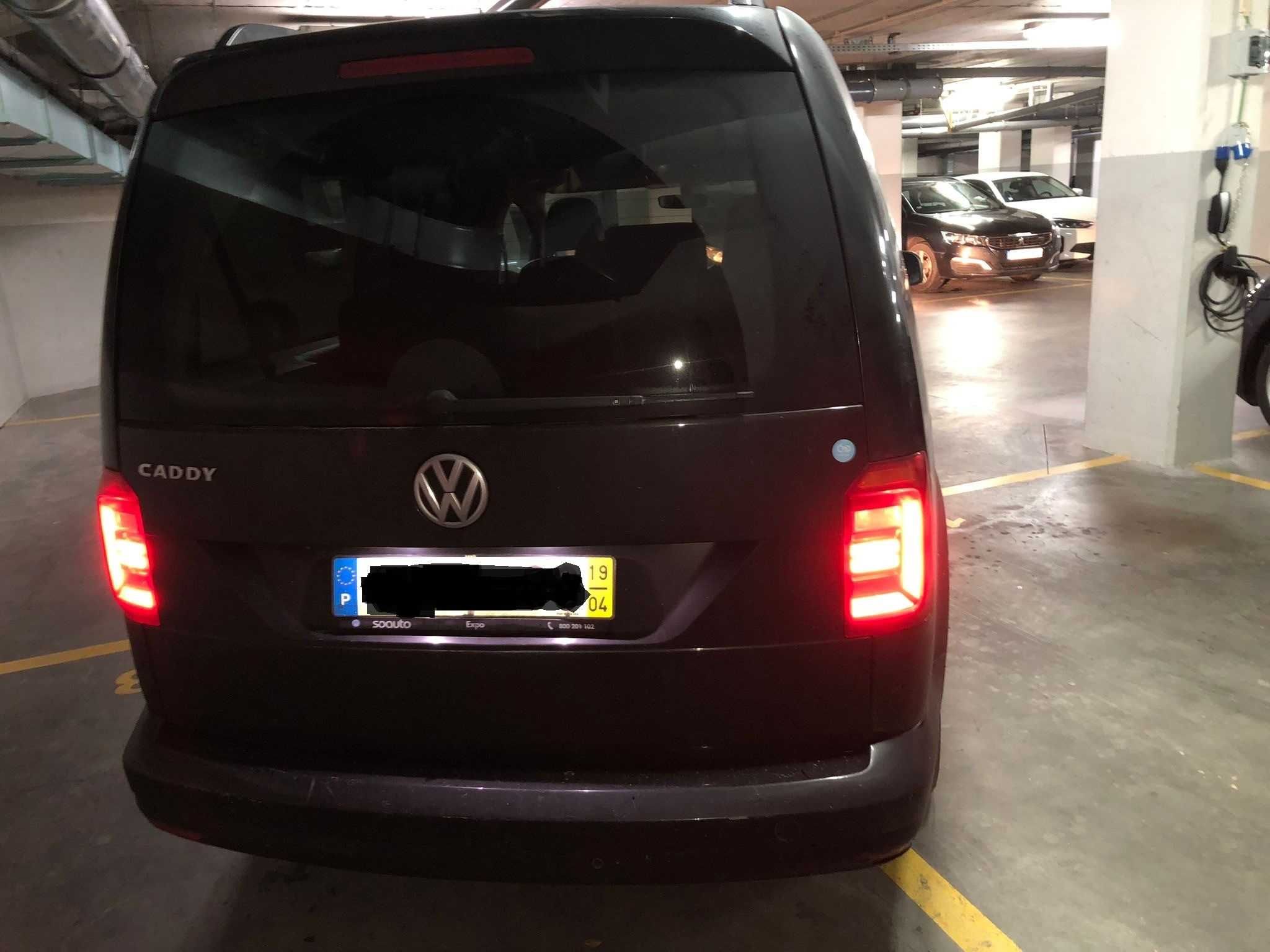 VW Caddy XL 2019 7 Lugares Bom estado geral