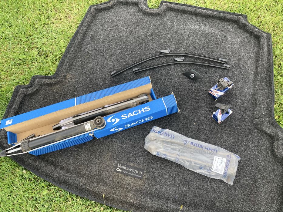 Продам комплект аксесуарів / запчастин на VW Jetta 6 USA