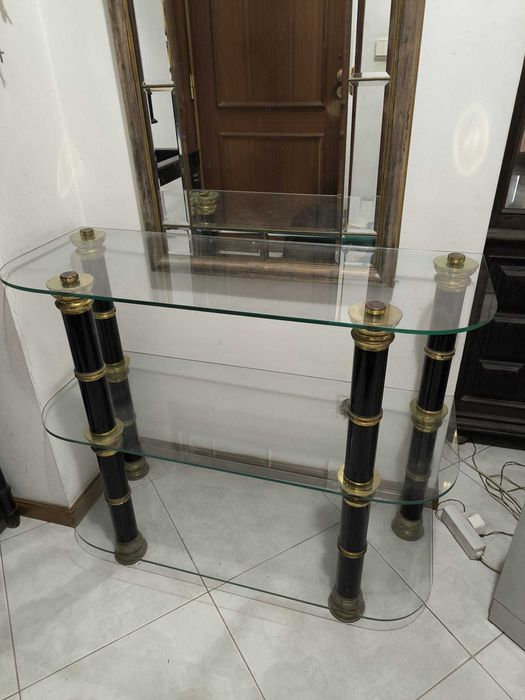 Credencia em vidro e espelho