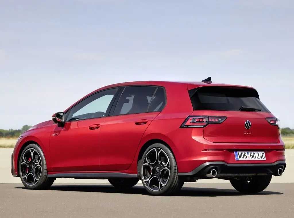 Para-choque traseiro para Volkswagen Golf 8 Sedan com sensores