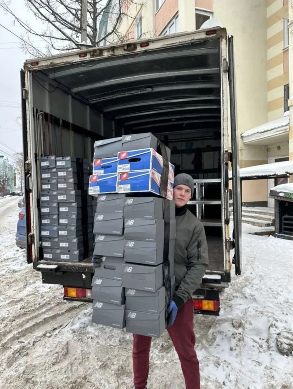 Услуги грузчиков от 250 грн . Грузчики . Грузоперевозки . Вывоз мусора