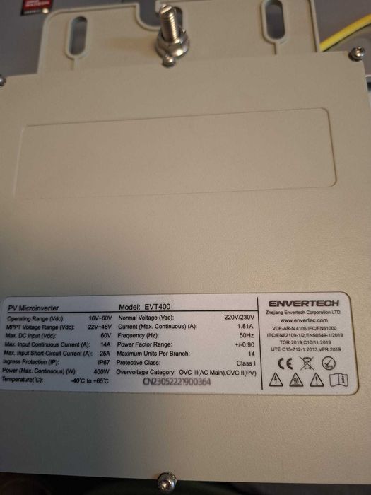 3- Microinversor Fotovoltaico ENVERTECH EVT 400 (usado com 3 meses)