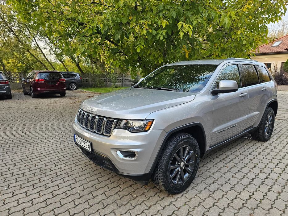 Jeep Grand Cherokee Jeep Grand Cherokee Laredo F-vat 23%