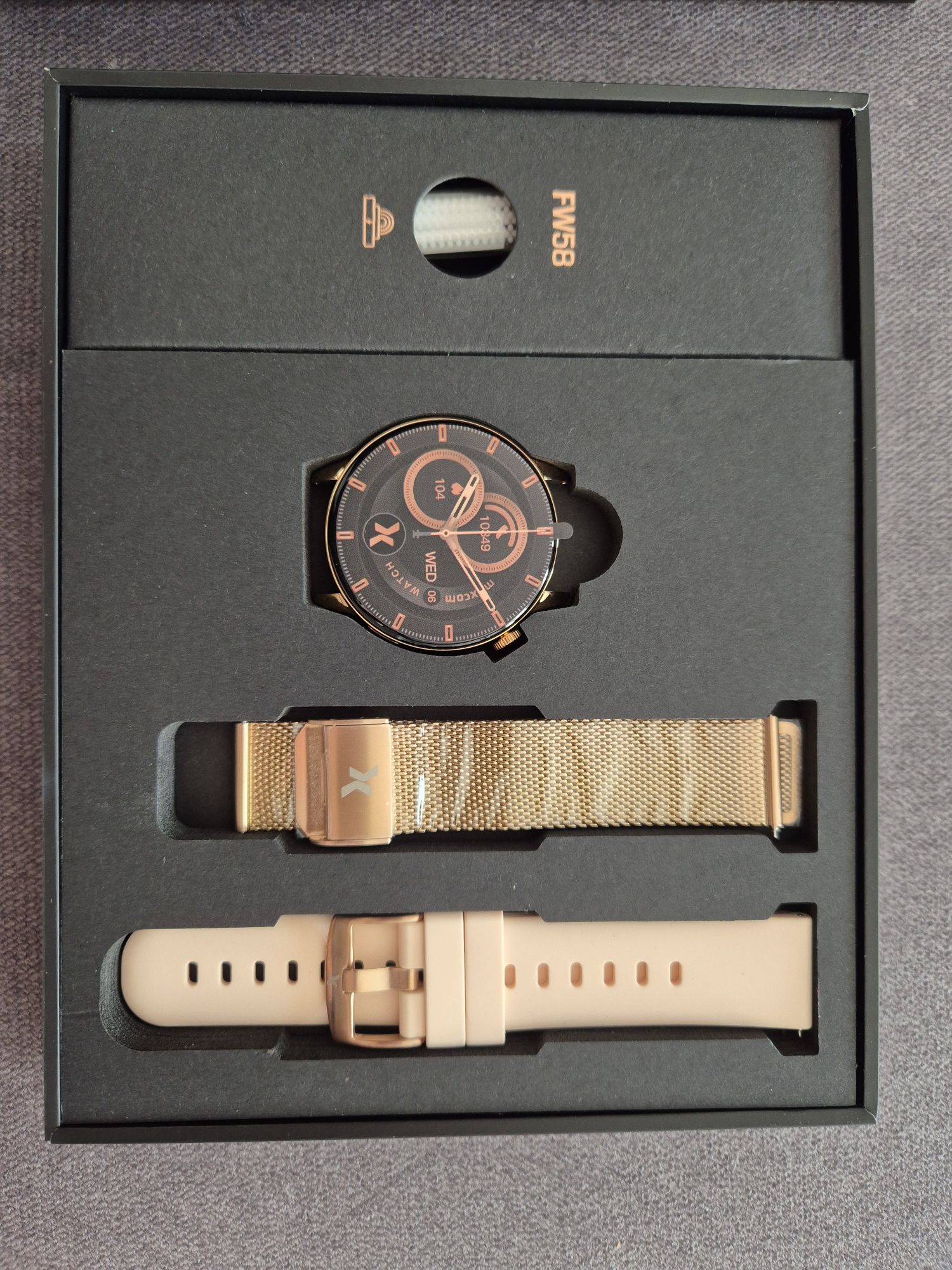 Smartwatch maxcom vanad pro.