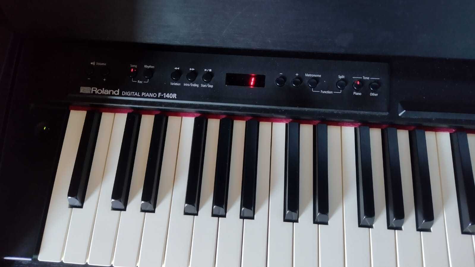Pianino cyfrowe Roland F-140R