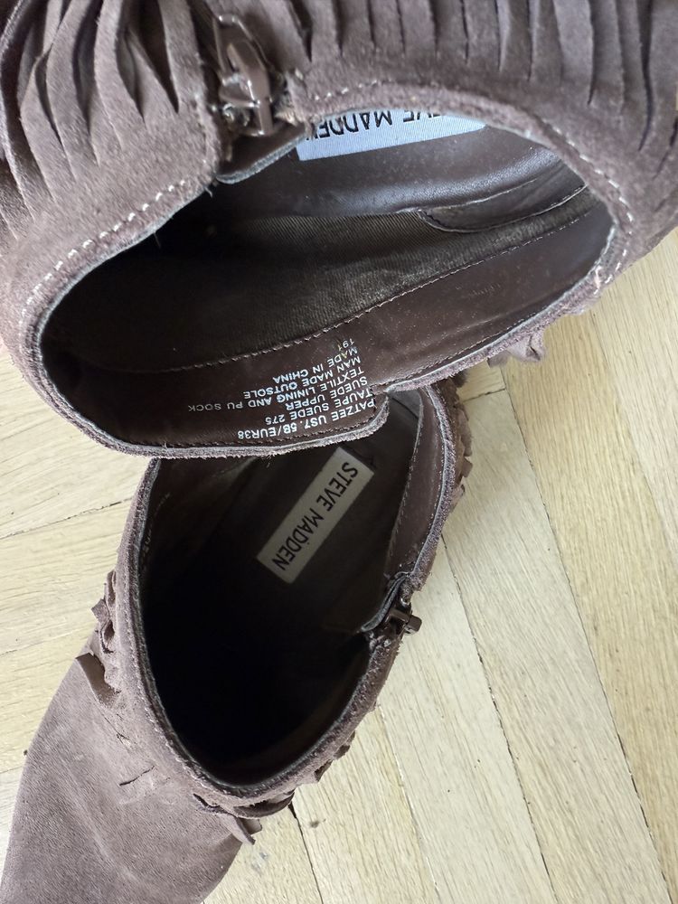 Bootki z frendzlami na wiosne Steve Madden 38