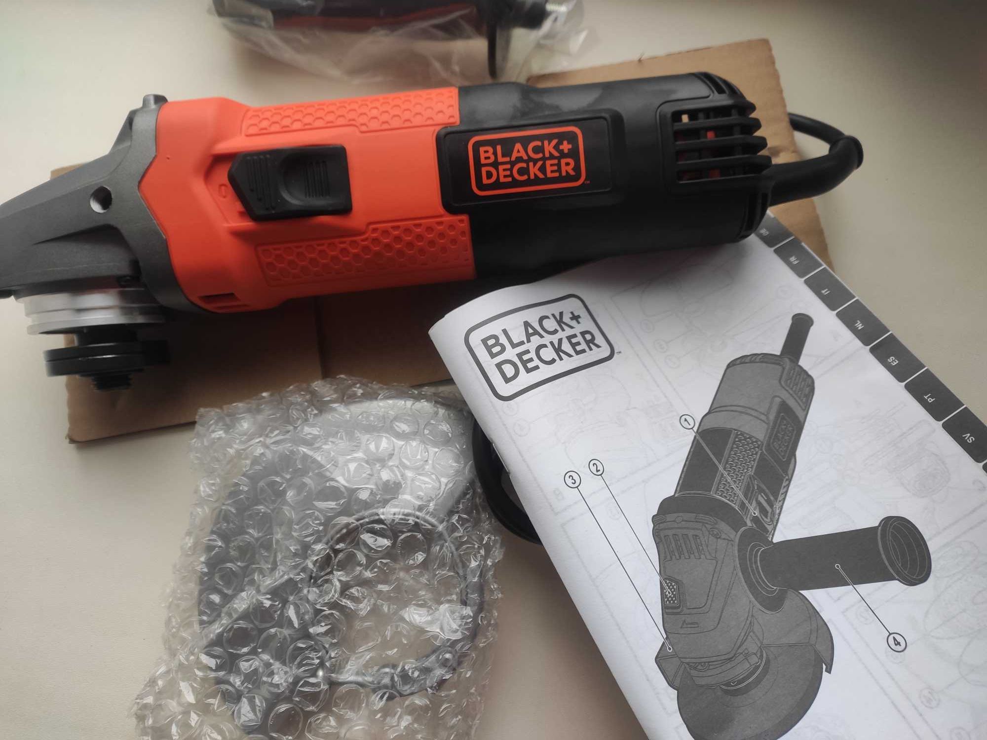 Кутова шліфмашина Black&Decker BEG120