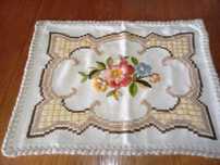 piękna ręcznie haftowana poszewka  50cm x37cm -