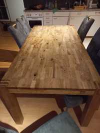 Stół drewniany z krzesłami