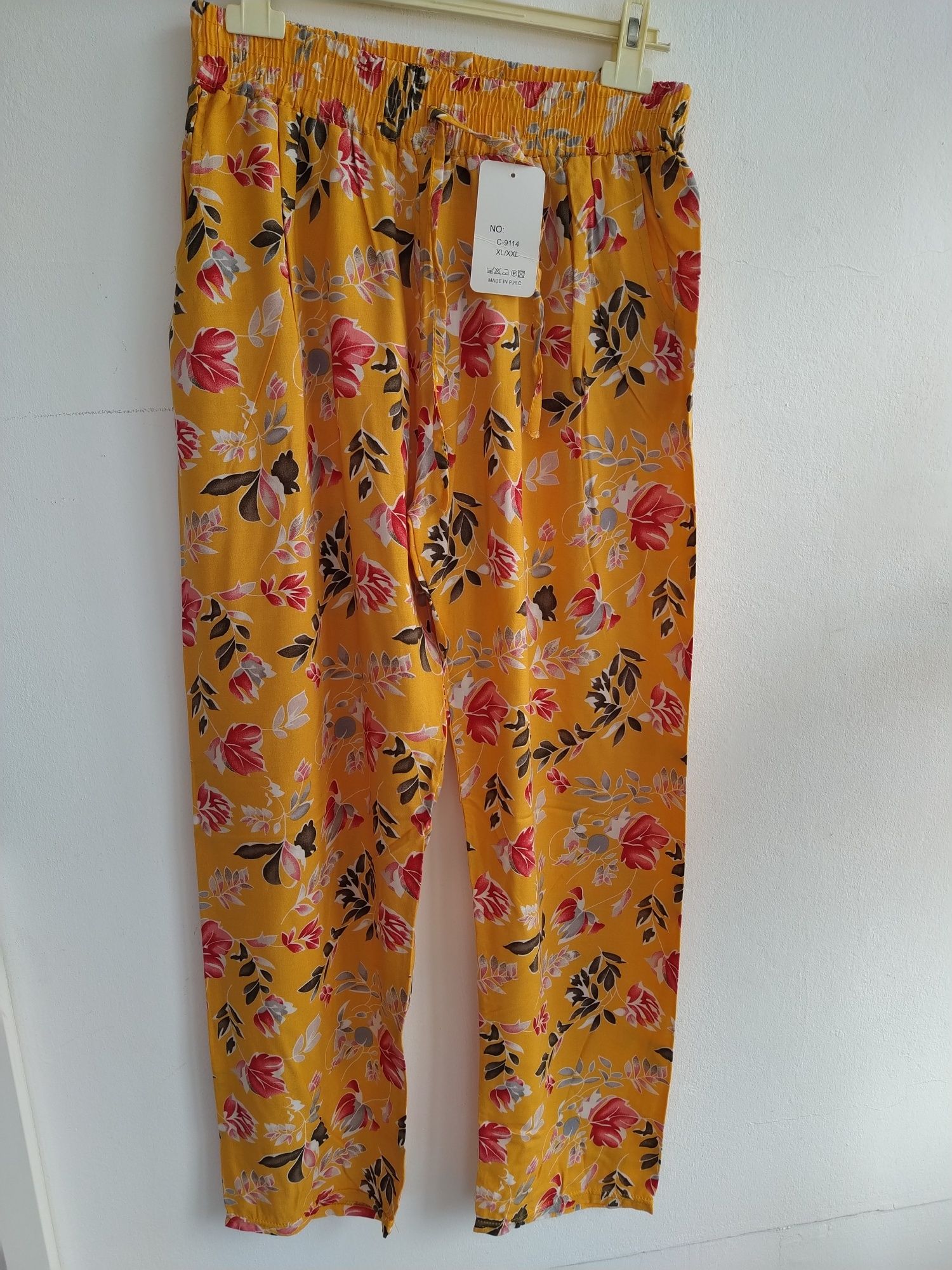 Calças floridas elegantes e alegres - Tamanho XL/XXL - Novas!