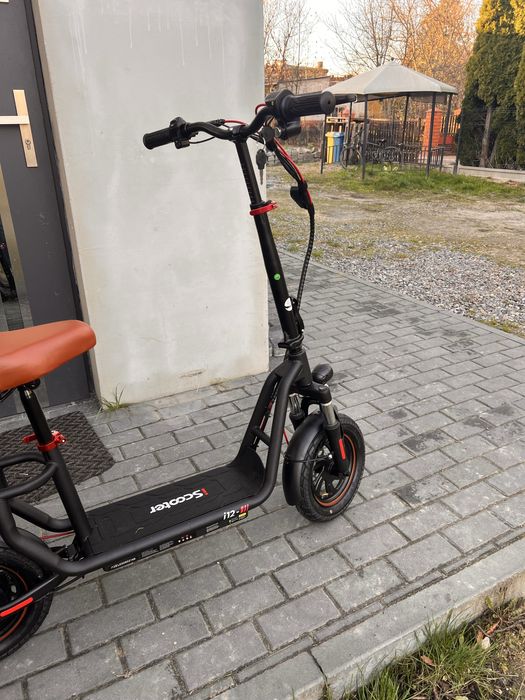 Hulajnoga elektryczna z siedziskiem 25 km/h