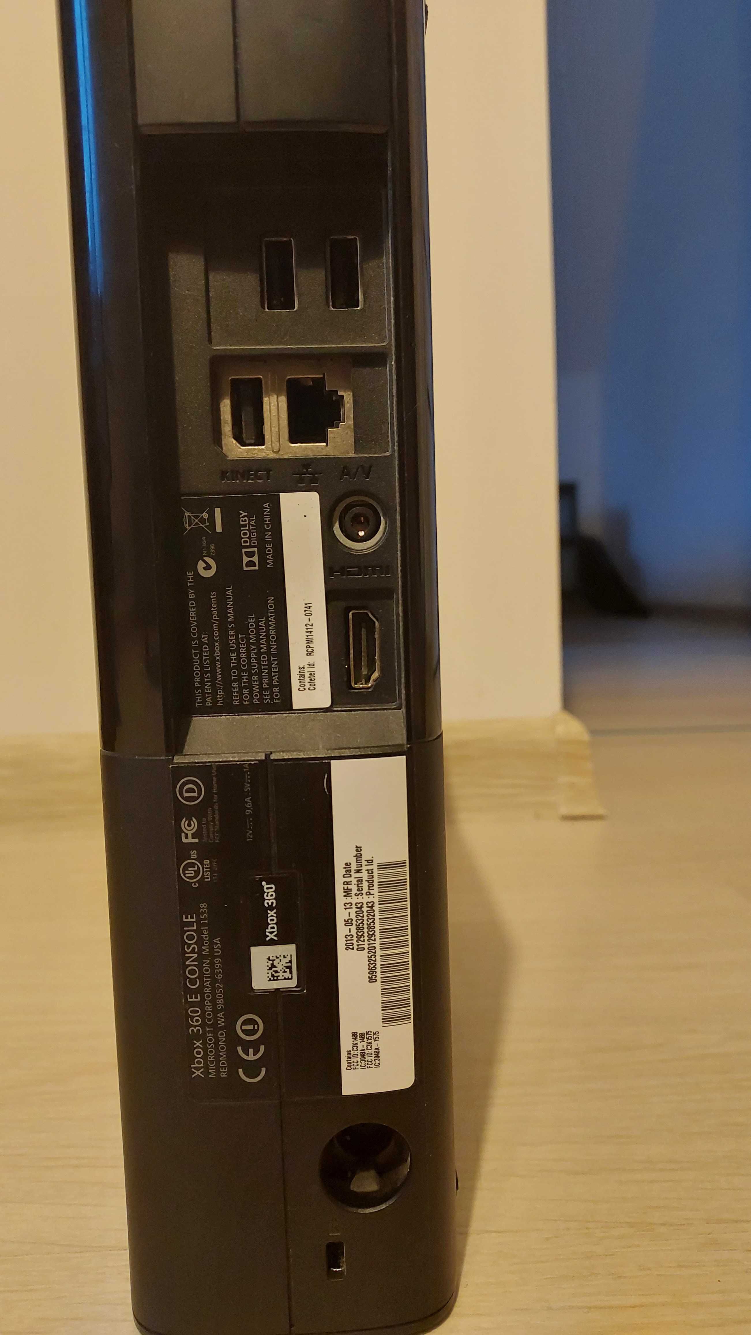 Konsola Xbox 360e