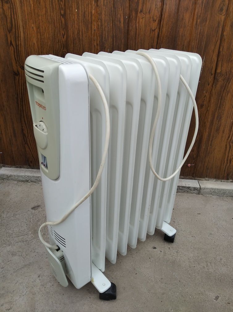 Масляный обогреватель радиатор Termostar на 8 секций на колесиках