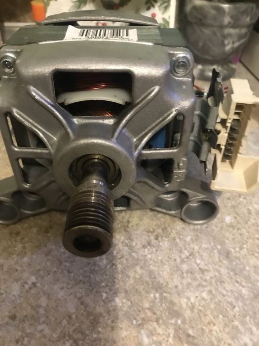 Запчастини на пральну машину Zanussi ZWQ5100