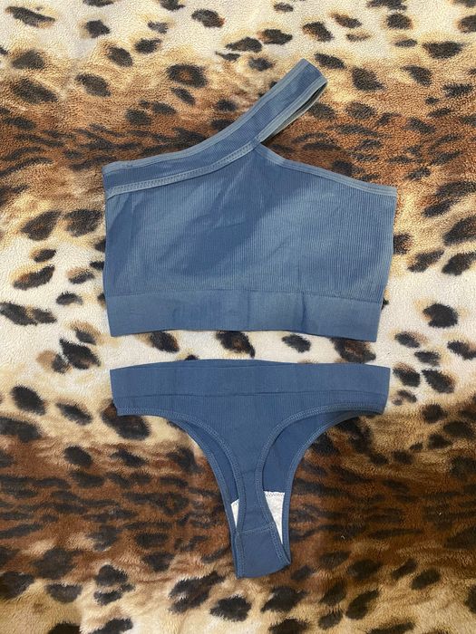 Жіночі комплекти нові