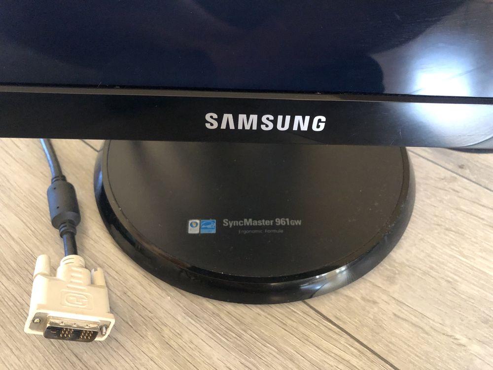 Monitor Samsung SyncMaster 961GW 19"