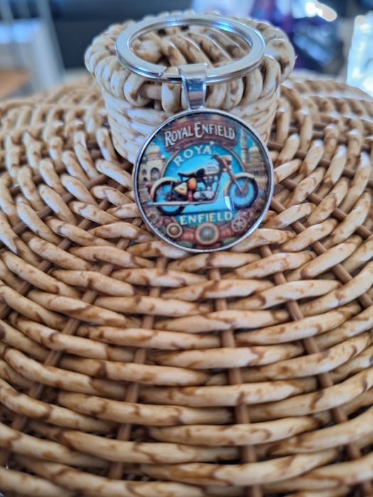 Brelok do kluczy vintage motor dla fanów motoryzacji prezent urodziny