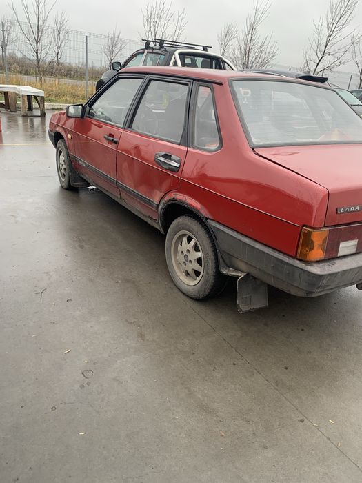 В продаж ВАЗ 21099