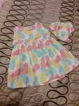 Vestido com ananás  coloridos
