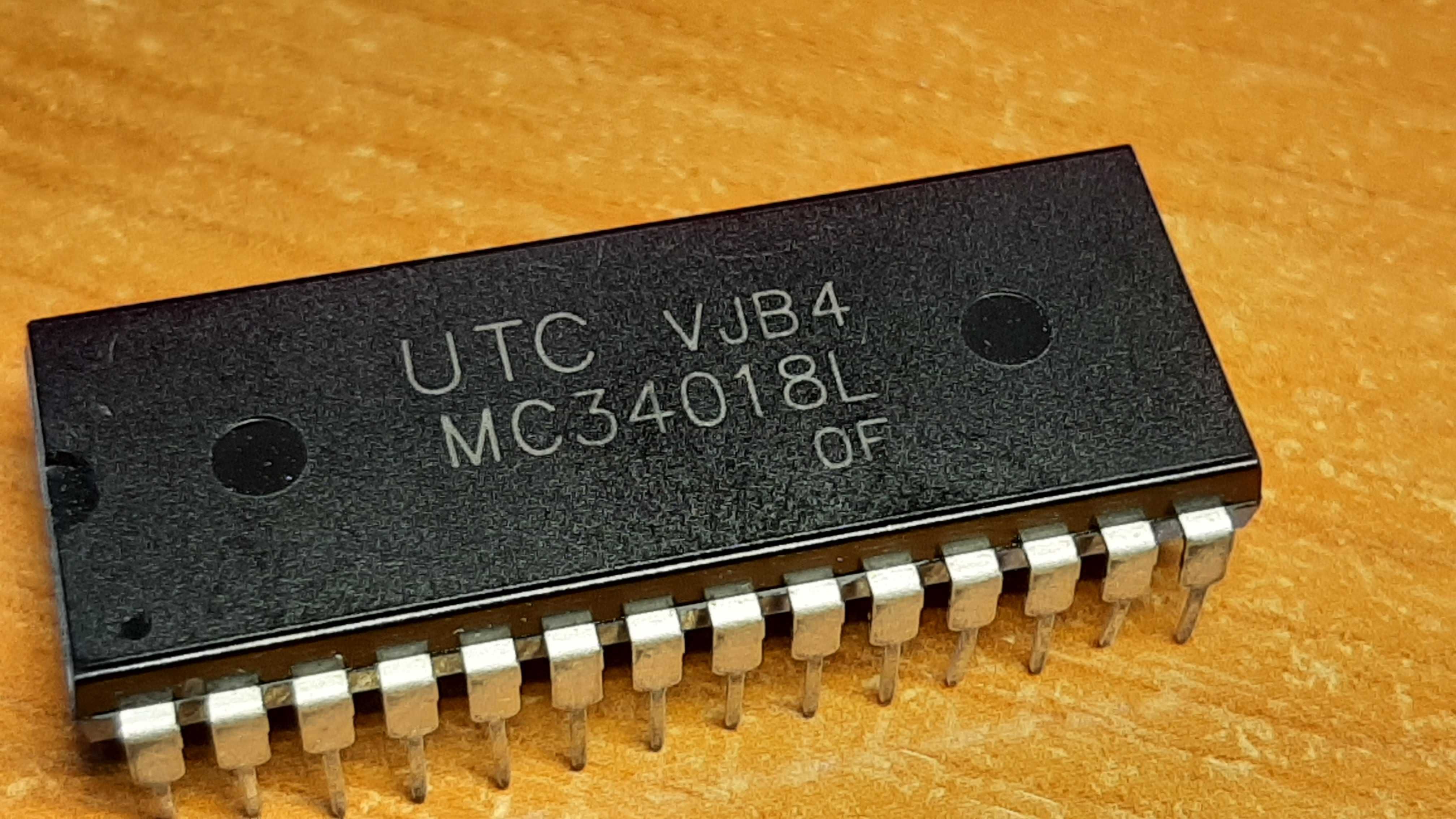 Микросхема MC34018L DIP-28