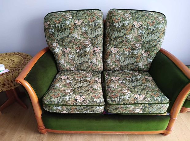 Zestaw wypoczynkowy kanapa + fotel - stależ drewniany