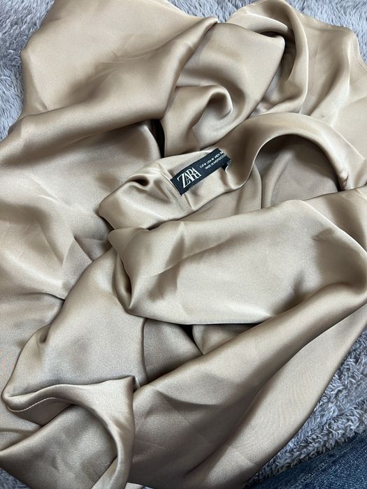 Атласна спідниця від Zara