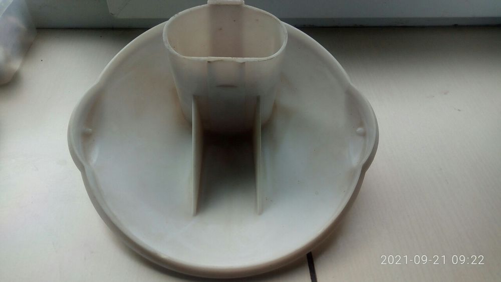 Запчасти Крышка Соковыжималка Komet Мрiя