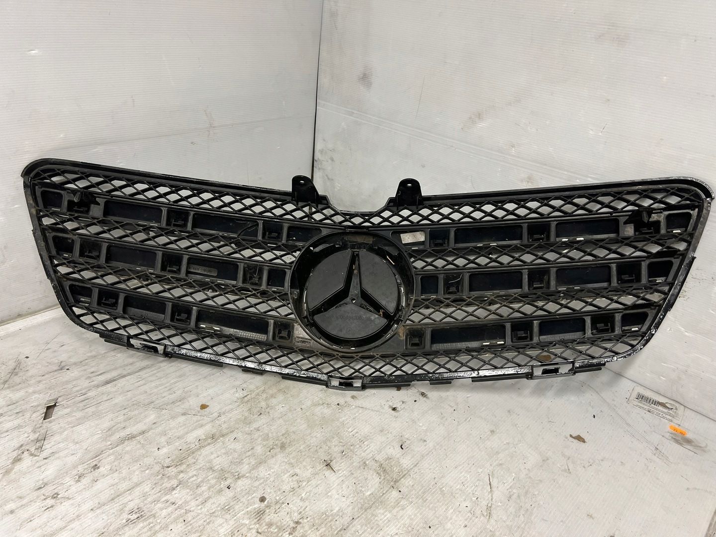 ATRAPA GRILL MERCEDES R KLASA W251 LIFT A2518880060