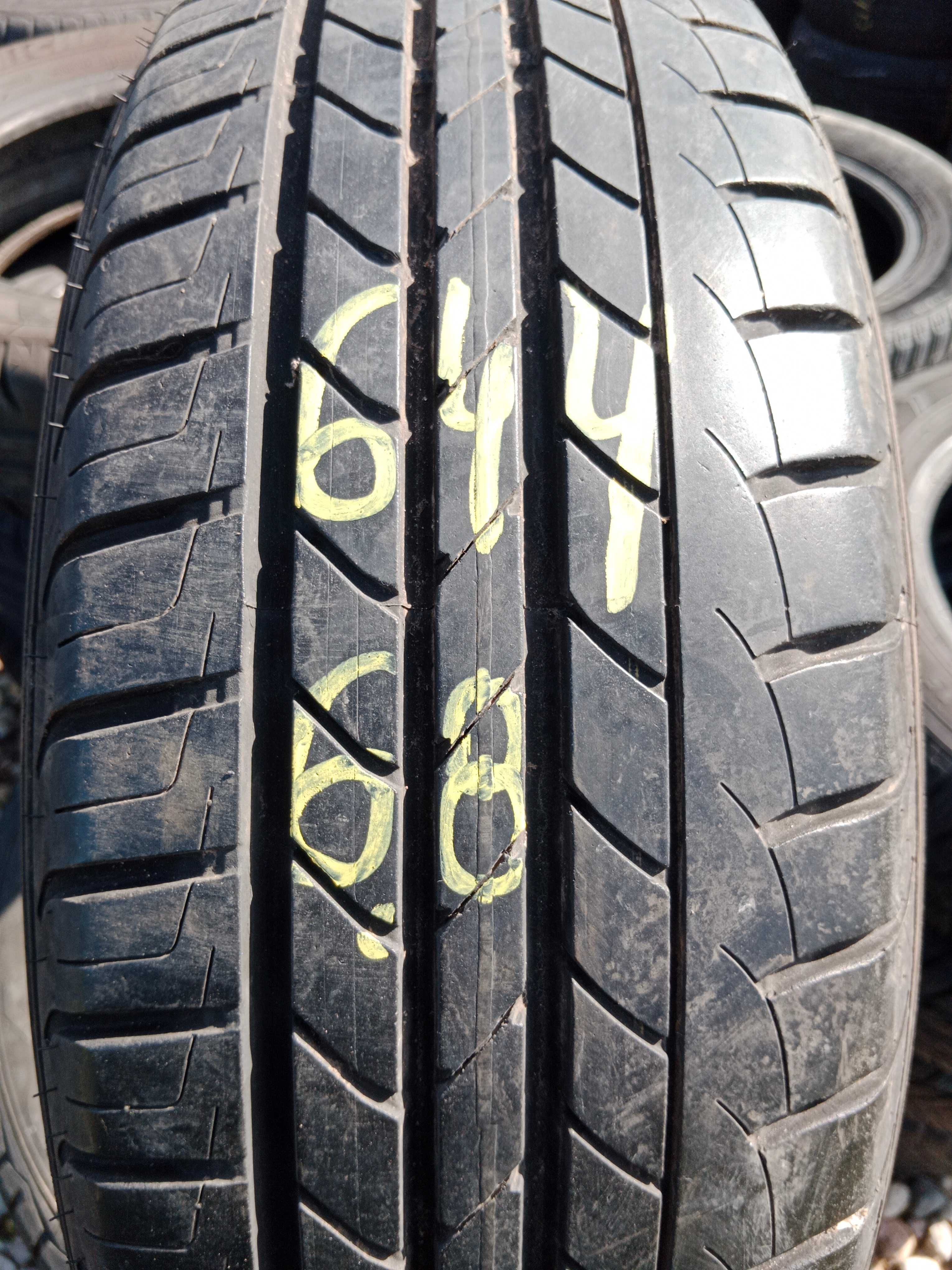 Opona używana 185/65R15 Goodyear DuraGrip 1szt.