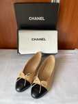Бежеві шкіряні балетки Chanel