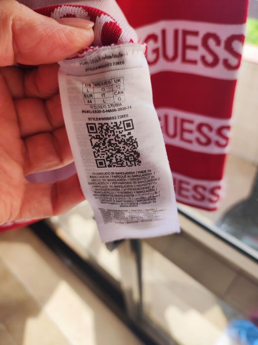 Camisola Guess linda e muito boa