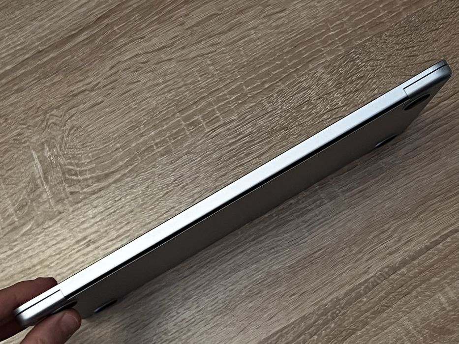 Macbook air 13' m4 16/256 Sky Blue 2025